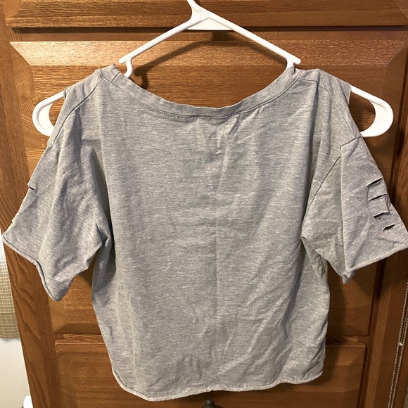 Crop top - Picture 2 of 3